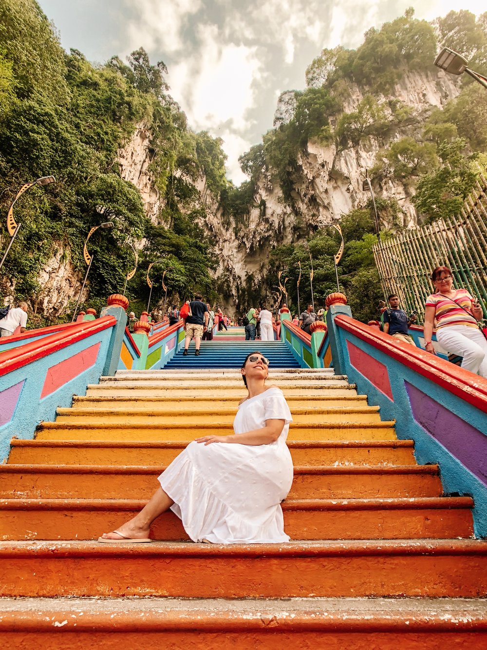 How to pose on the Malaysia colourful steps in Kuala Lumpur