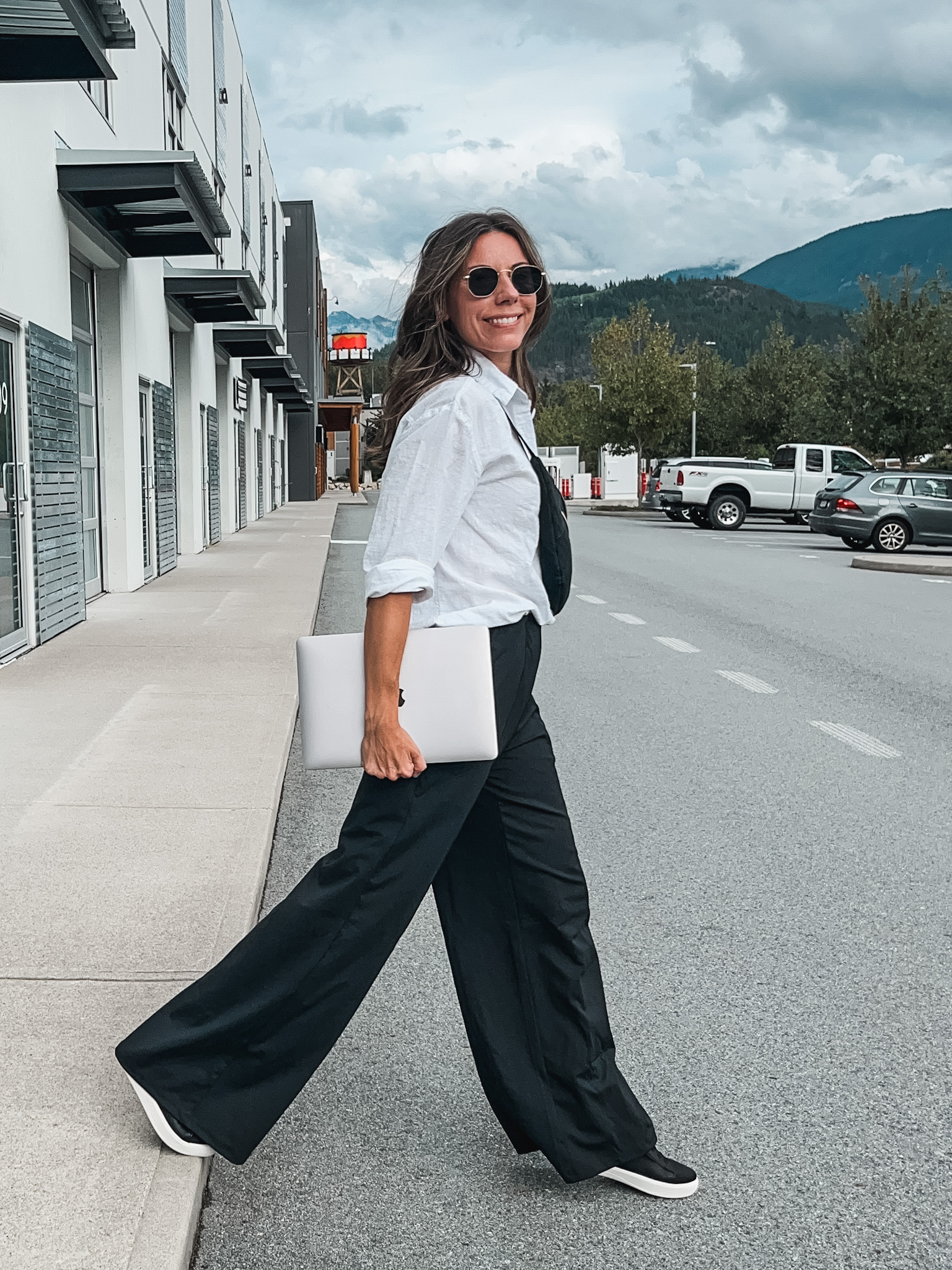 Work Outfit Idea: Printed Pants, a Floaty Blouse, and Low-Heeled Shoes